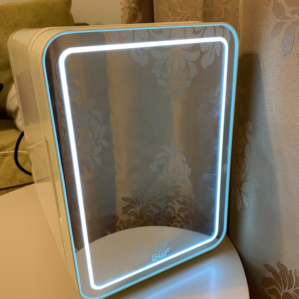 LF LED Makeup Mirror with Blue Frame